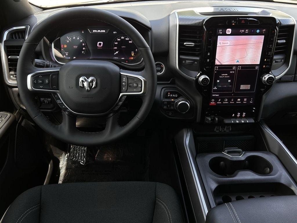 RAM 1500 Big Horn Crew Cab SWB 4WD 2026