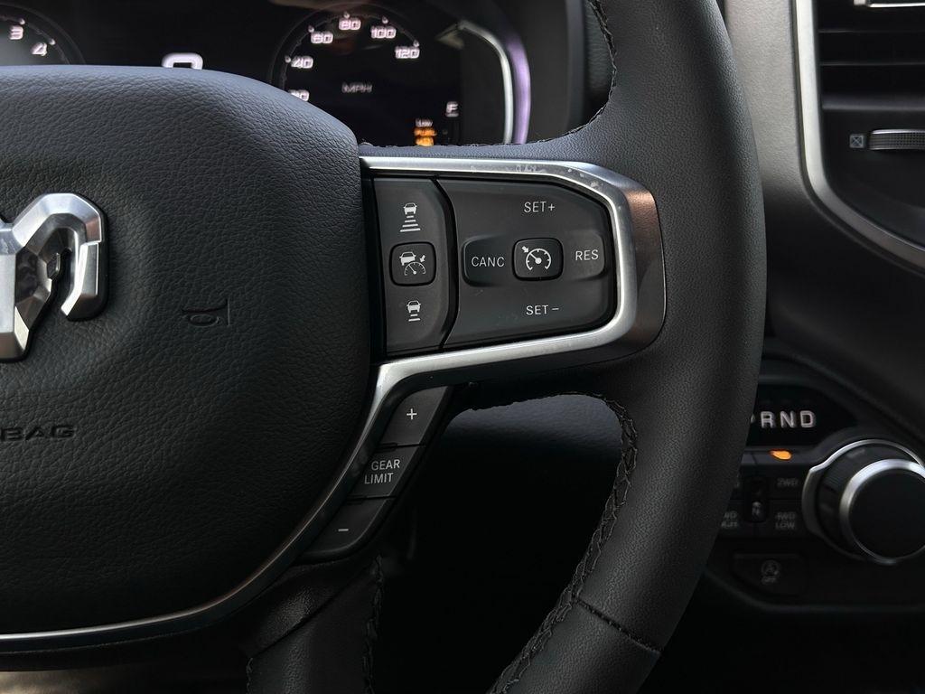 RAM 1500 Big Horn Crew Cab SWB 4WD 2026