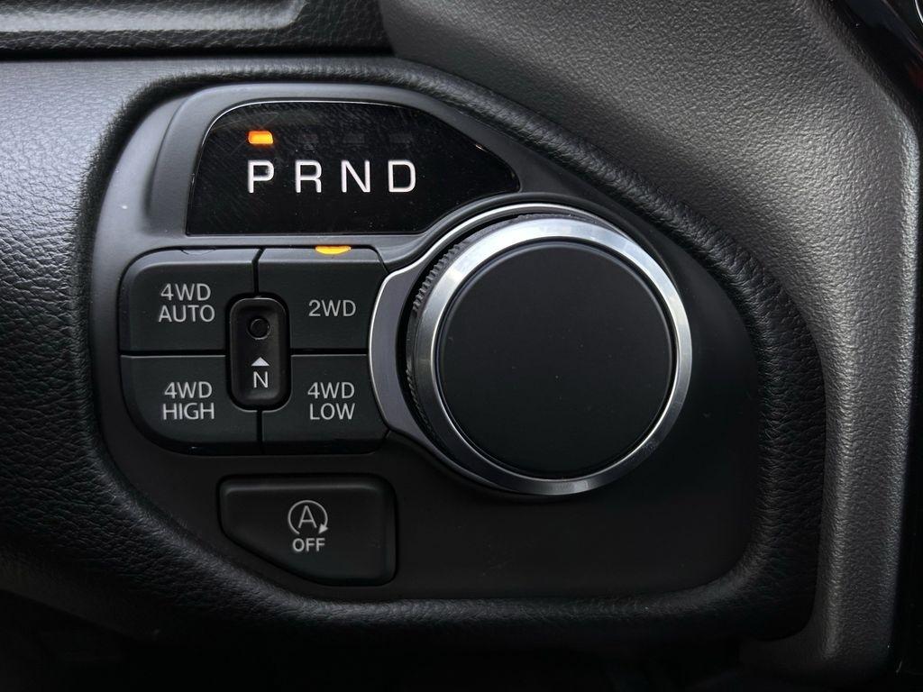 RAM 1500 Big Horn Crew Cab SWB 4WD 2026