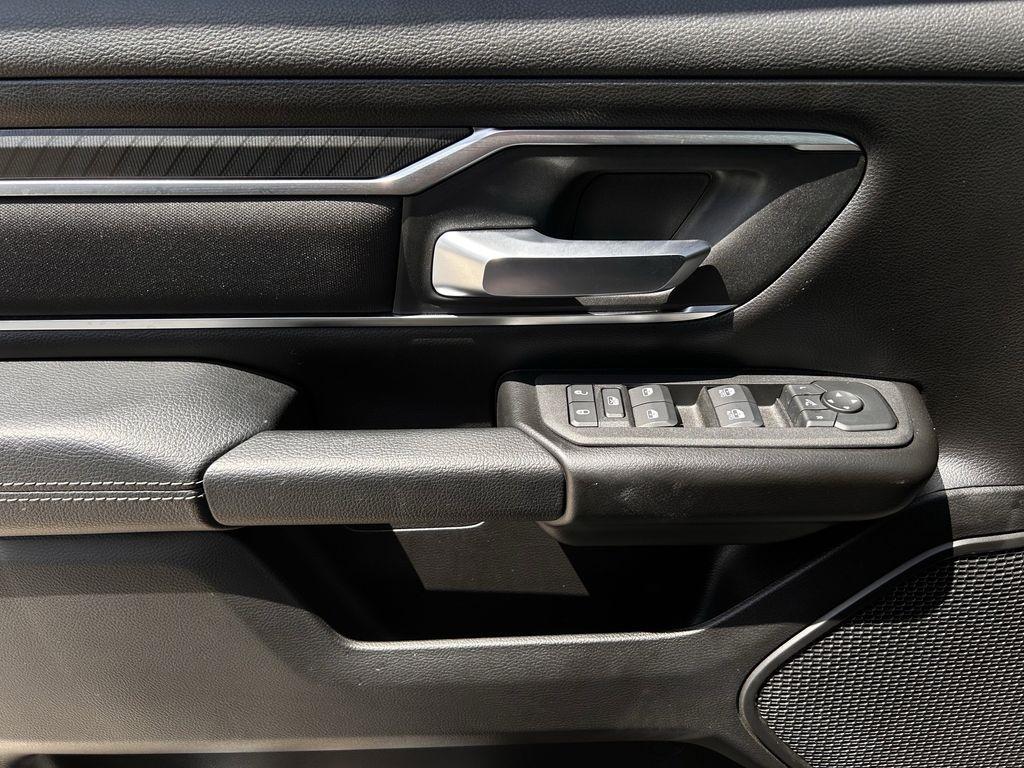 RAM 1500 Big Horn Crew Cab SWB 4WD 2026