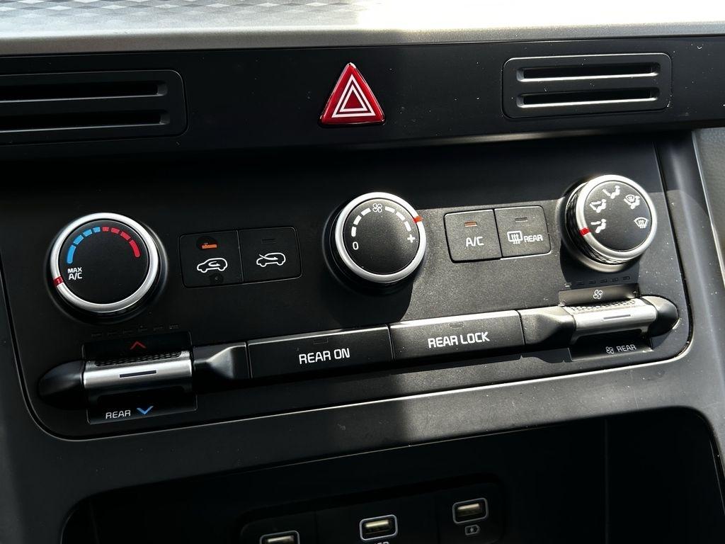 Kia Carnival LX Seat Package 2023