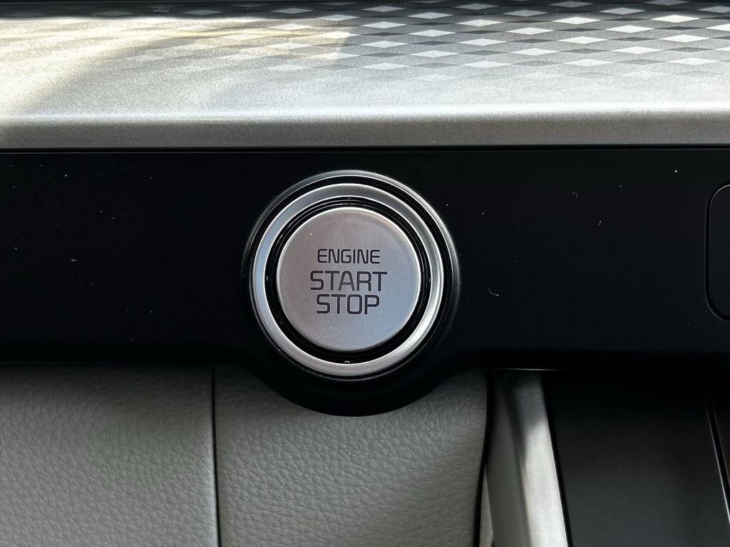Kia Carnival LX Seat Package 2023