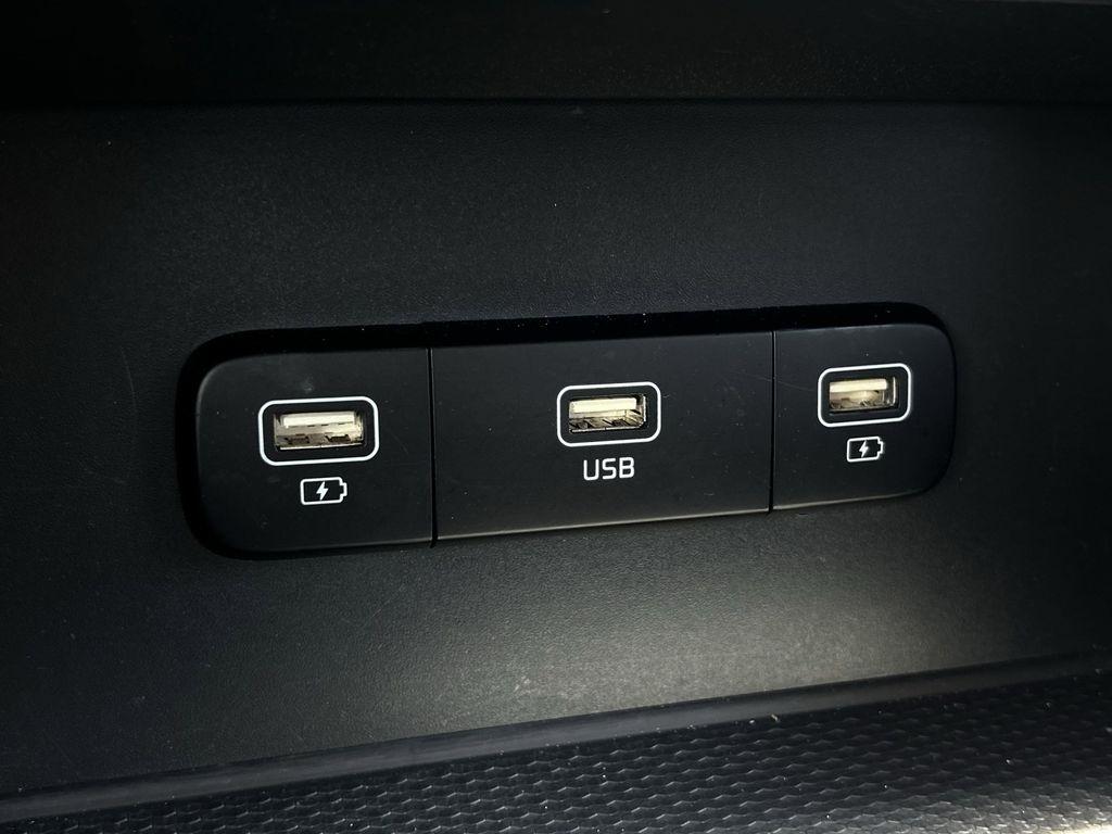 Kia Carnival LX Seat Package 2023