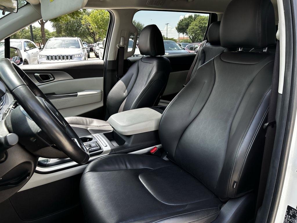 Kia Carnival LX Seat Package 2023