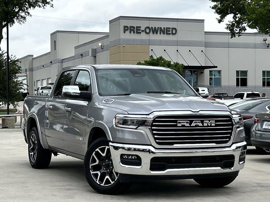 RAM 1500 Laramie Crew Cab SWB 4WD 2025