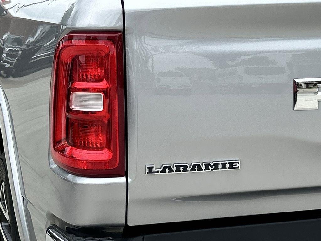 RAM 1500 Laramie Crew Cab SWB 4WD 2025