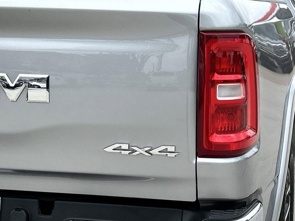 RAM 1500 Laramie Crew Cab SWB 4WD 2025