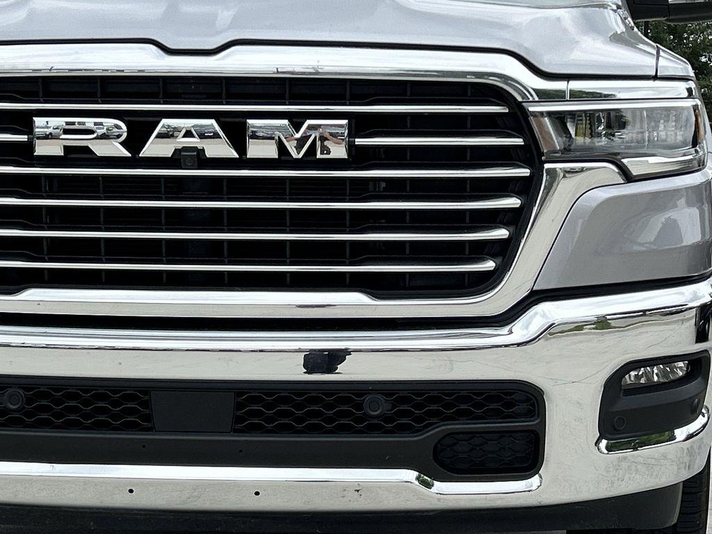 RAM 1500 Laramie Crew Cab SWB 4WD 2025