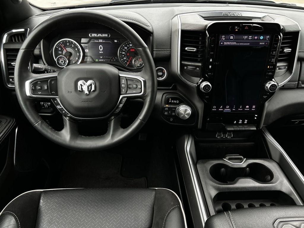 RAM 1500 Laramie Crew Cab SWB 4WD 2025