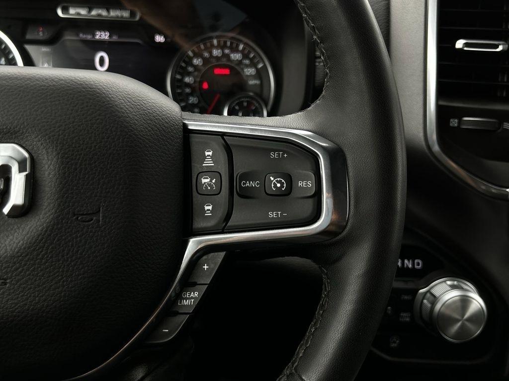 RAM 1500 Laramie Crew Cab SWB 4WD 2025