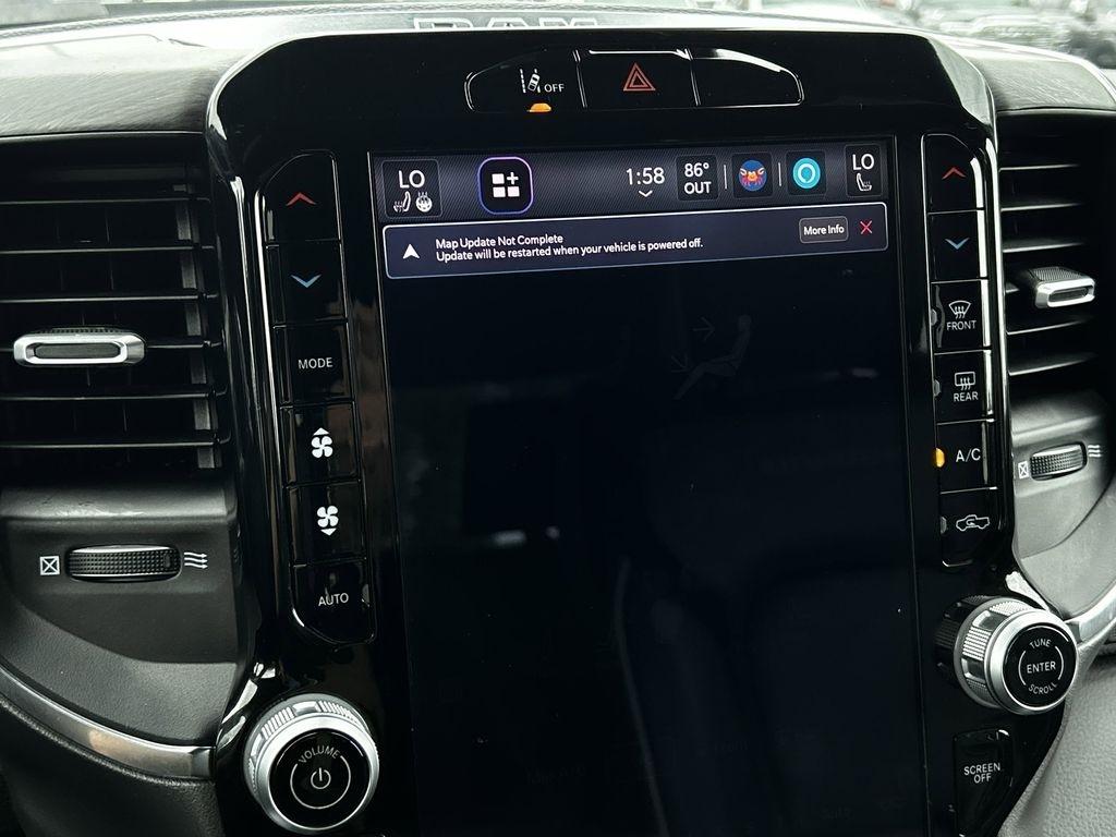 RAM 1500 Laramie Crew Cab SWB 4WD 2025