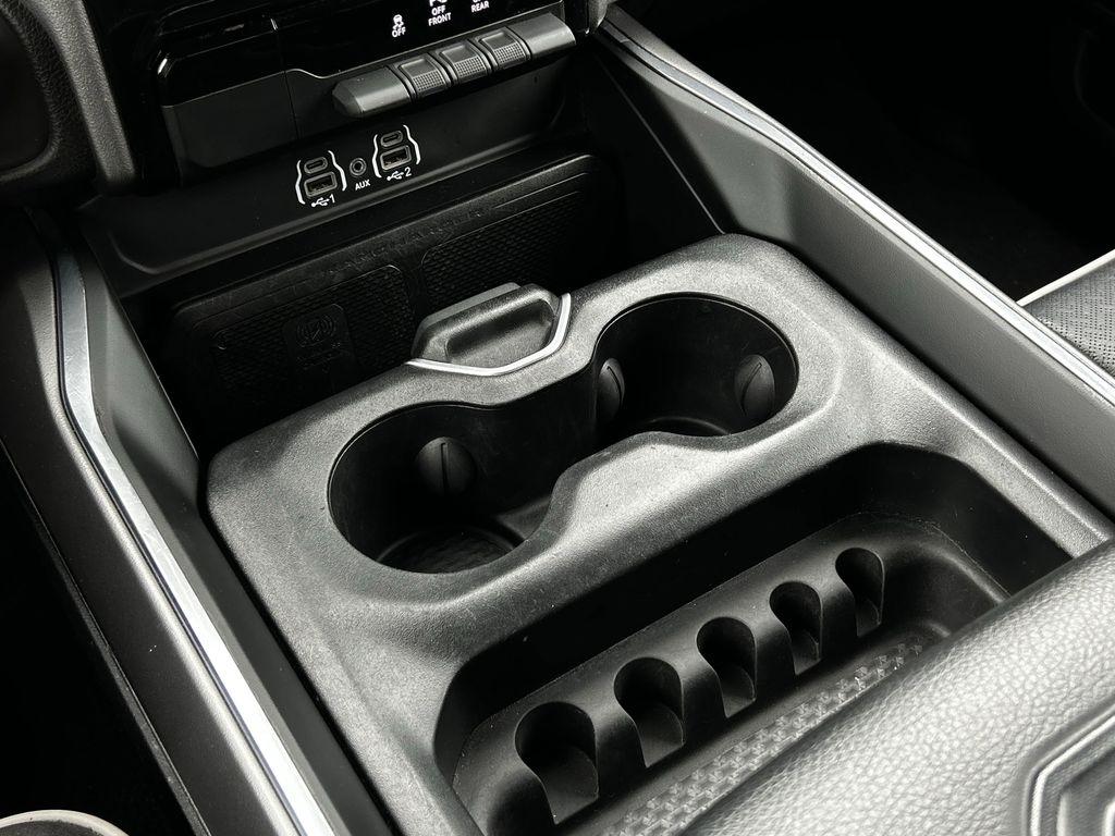 RAM 1500 Laramie Crew Cab SWB 4WD 2025