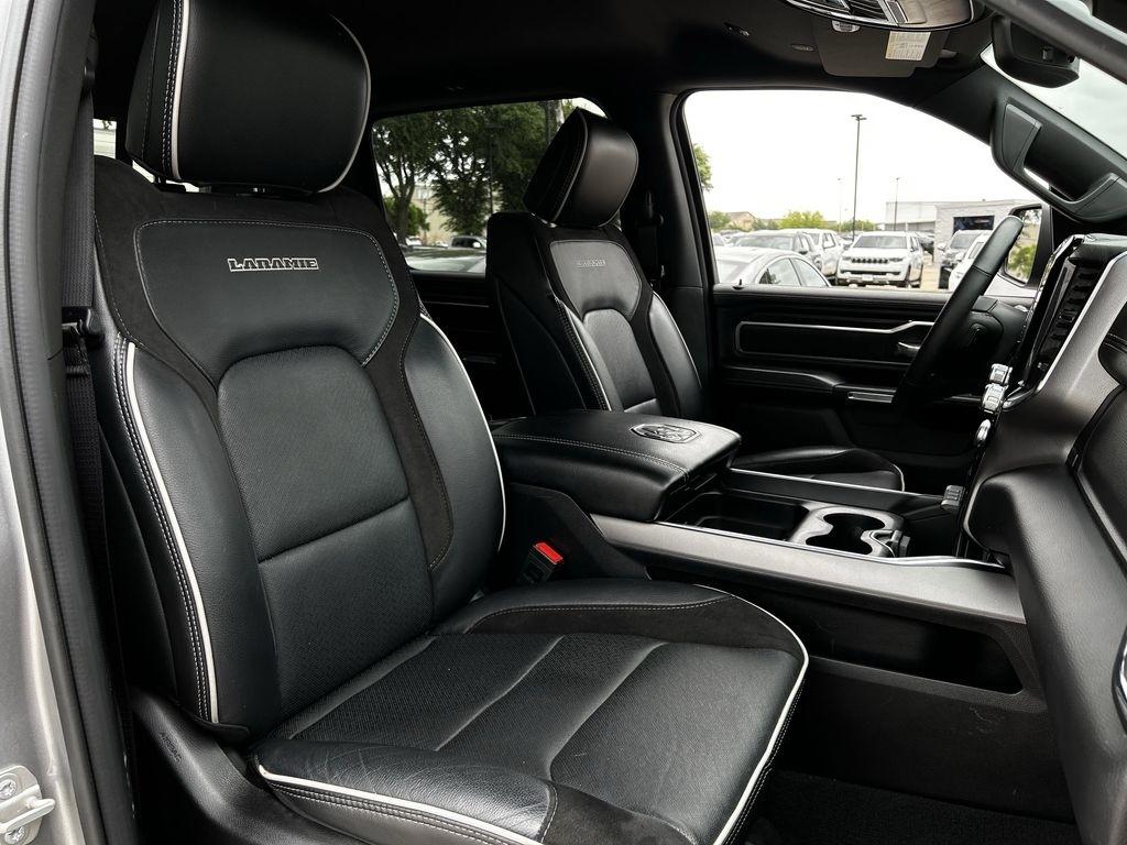 RAM 1500 Laramie Crew Cab SWB 4WD 2025