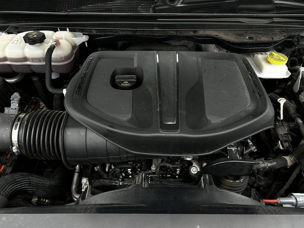 RAM 1500 Laramie Crew Cab SWB 4WD 2025