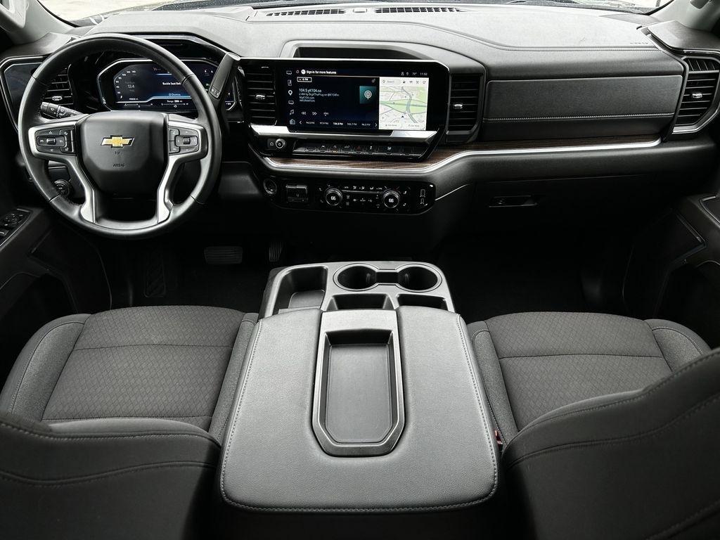 Chevrolet Silverado 1500 LT Crew Cab 2WD 2025