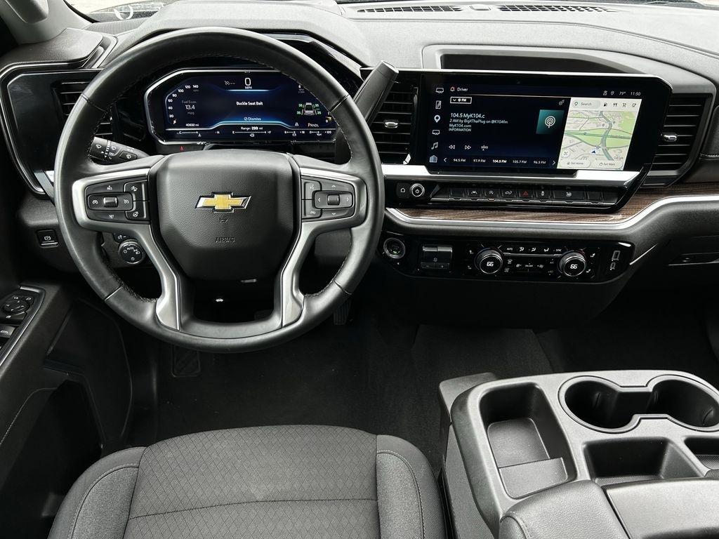 Chevrolet Silverado 1500 LT Crew Cab 2WD 2025