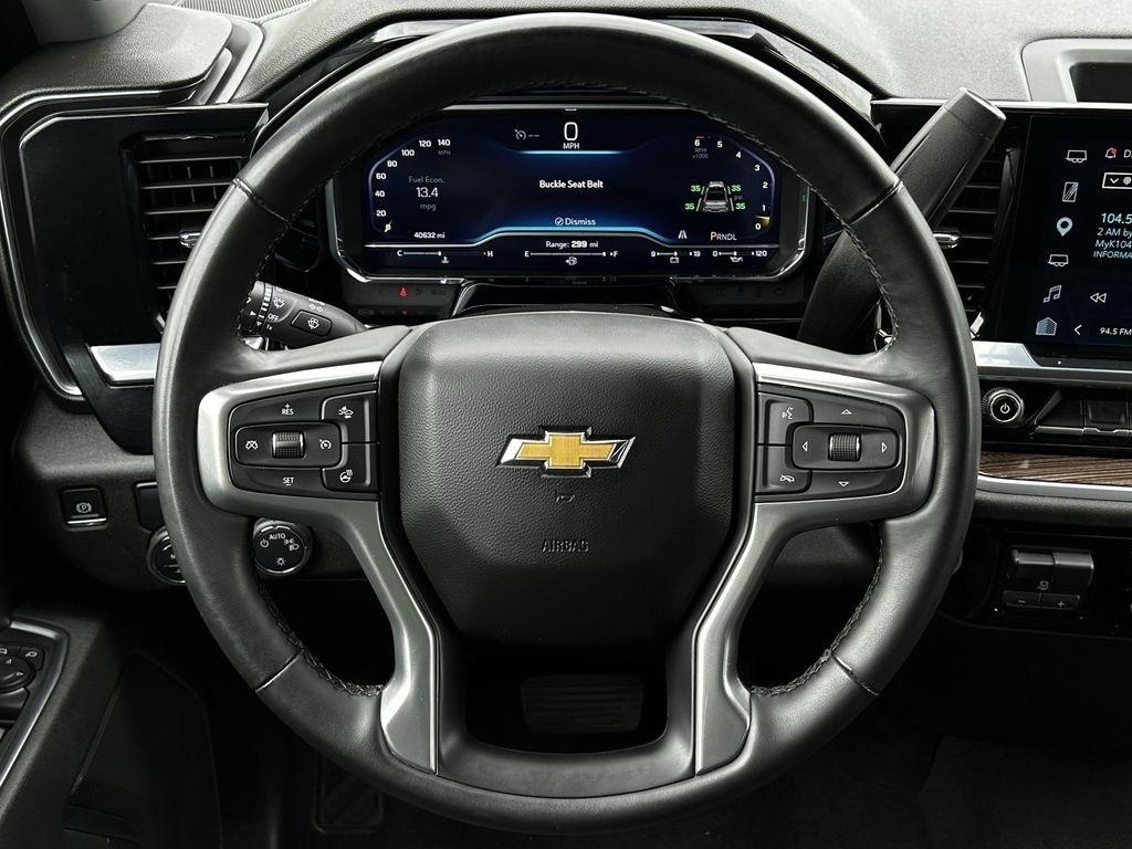 Chevrolet Silverado 1500 LT Crew Cab 2WD 2025