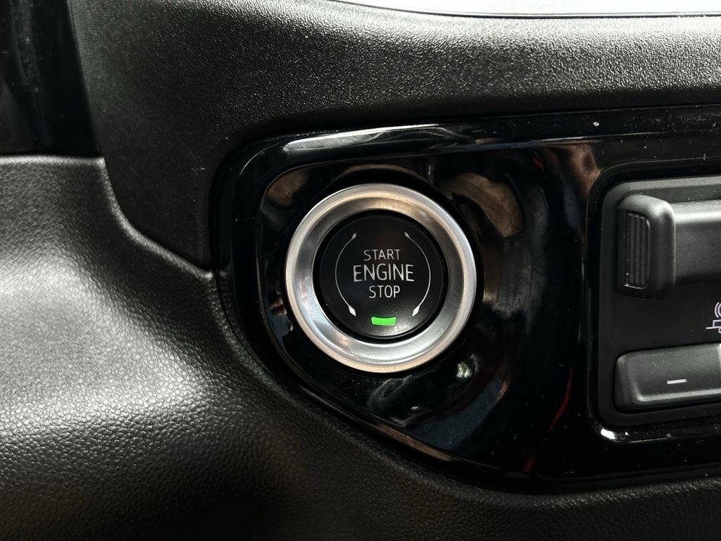 Chevrolet Silverado 1500 LT Crew Cab 2WD 2025