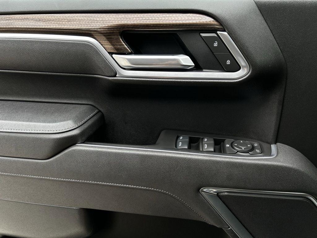 Chevrolet Silverado 1500 LT Crew Cab 2WD 2025