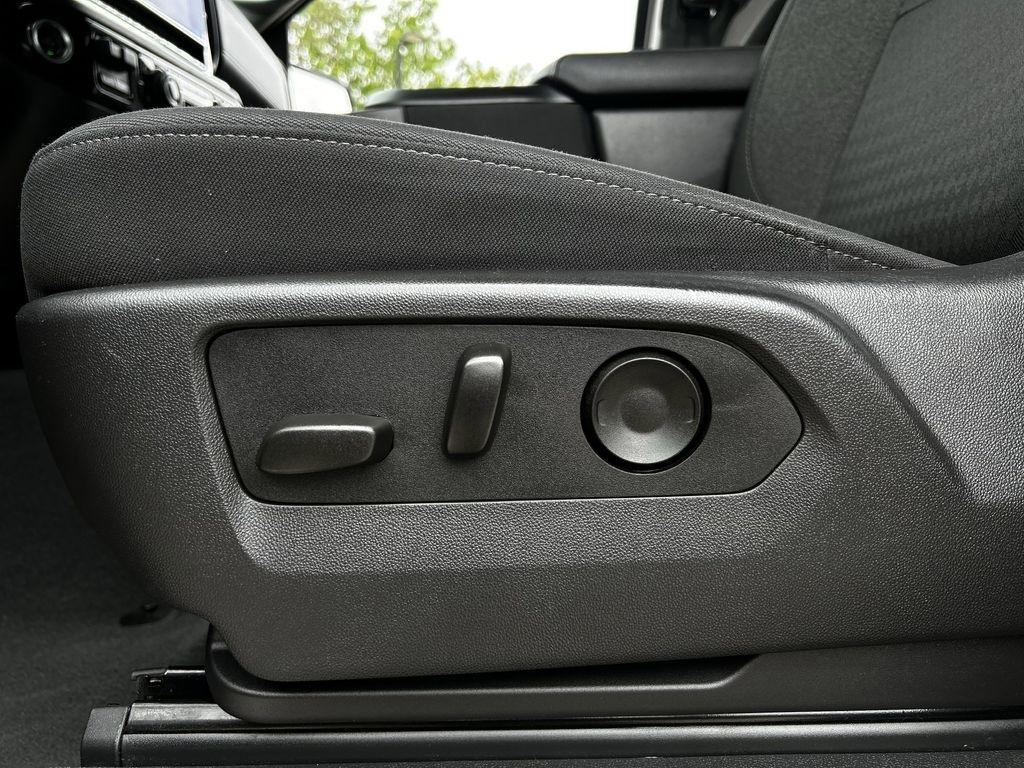 Chevrolet Silverado 1500 LT Crew Cab 2WD 2025