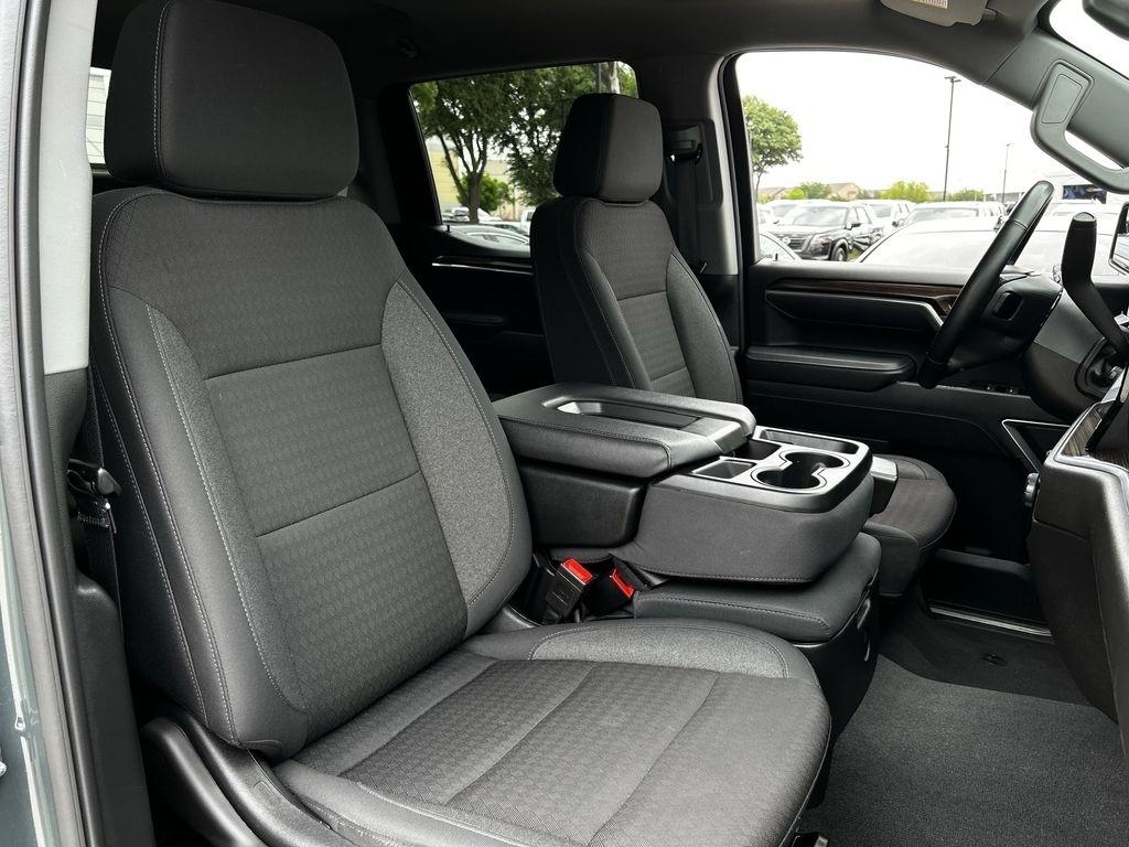 Chevrolet Silverado 1500 LT Crew Cab 2WD 2025