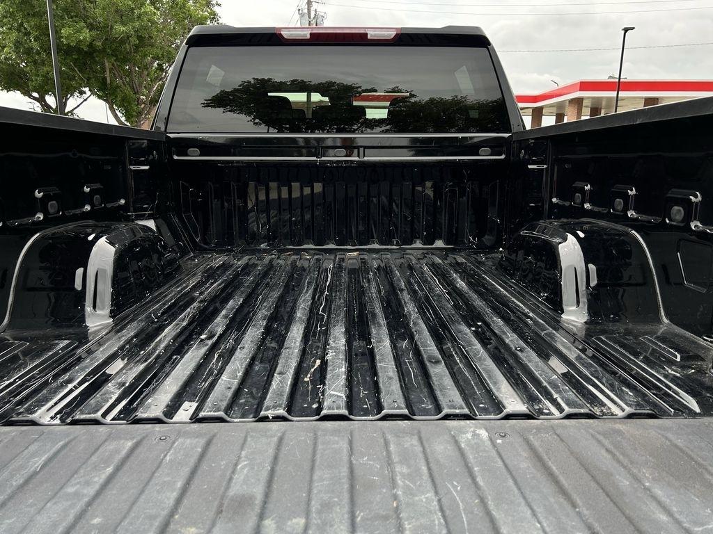 Chevrolet Silverado 1500 LT Crew Cab 2WD 2025