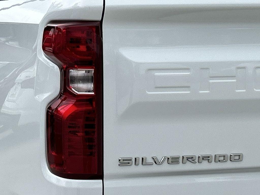 Chevrolet Silverado 1500 LT Crew Cab 2WD 2025