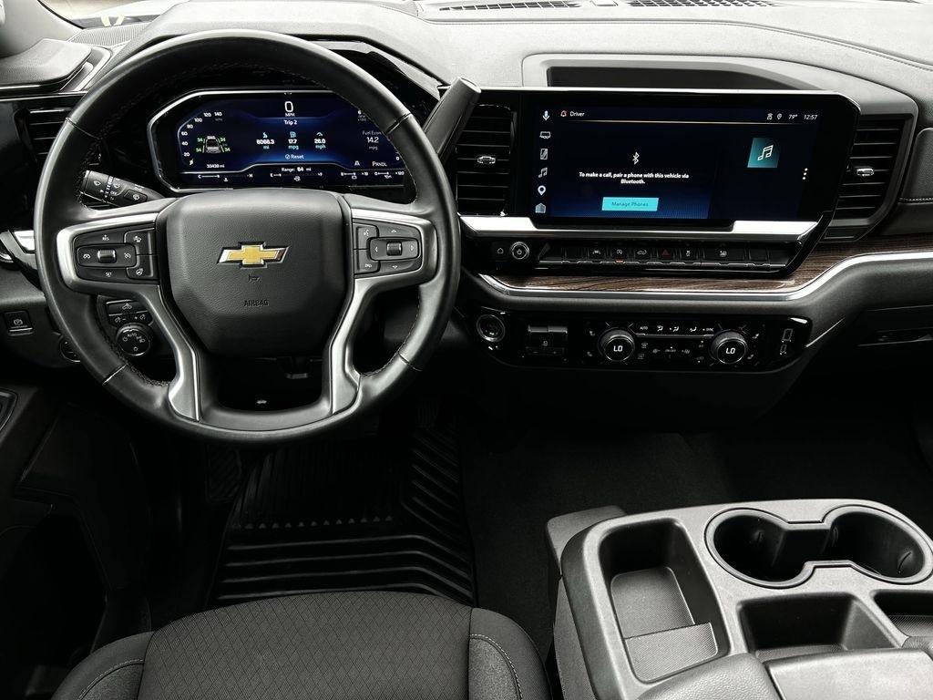 Chevrolet Silverado 1500 LT Crew Cab 2WD 2025