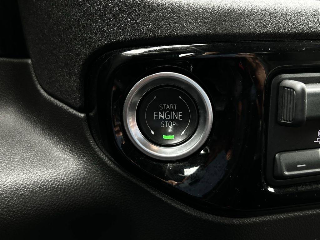 Chevrolet Silverado 1500 LT Crew Cab 2WD 2025