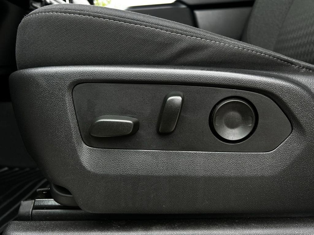 Chevrolet Silverado 1500 LT Crew Cab 2WD 2025