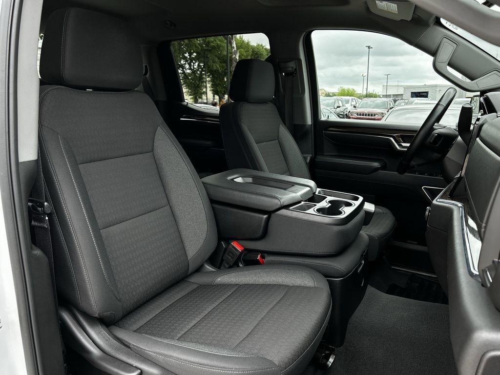 Chevrolet Silverado 1500 LT Crew Cab 2WD 2025