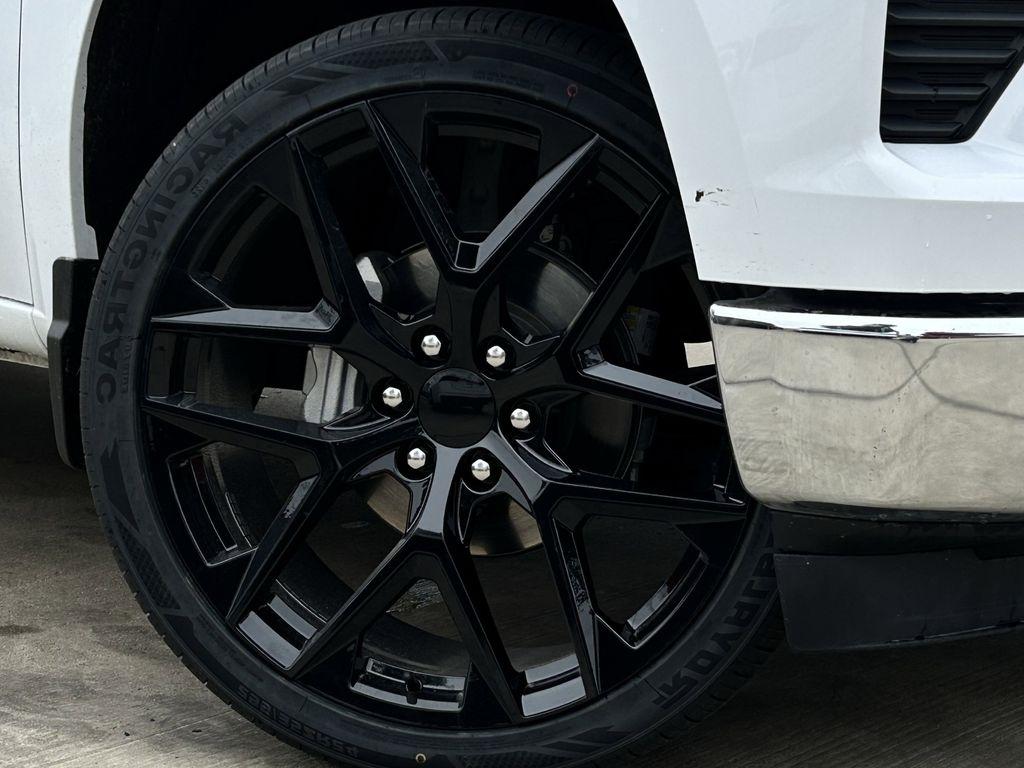 Chevrolet Silverado 1500 LT Crew Cab 2WD 2025