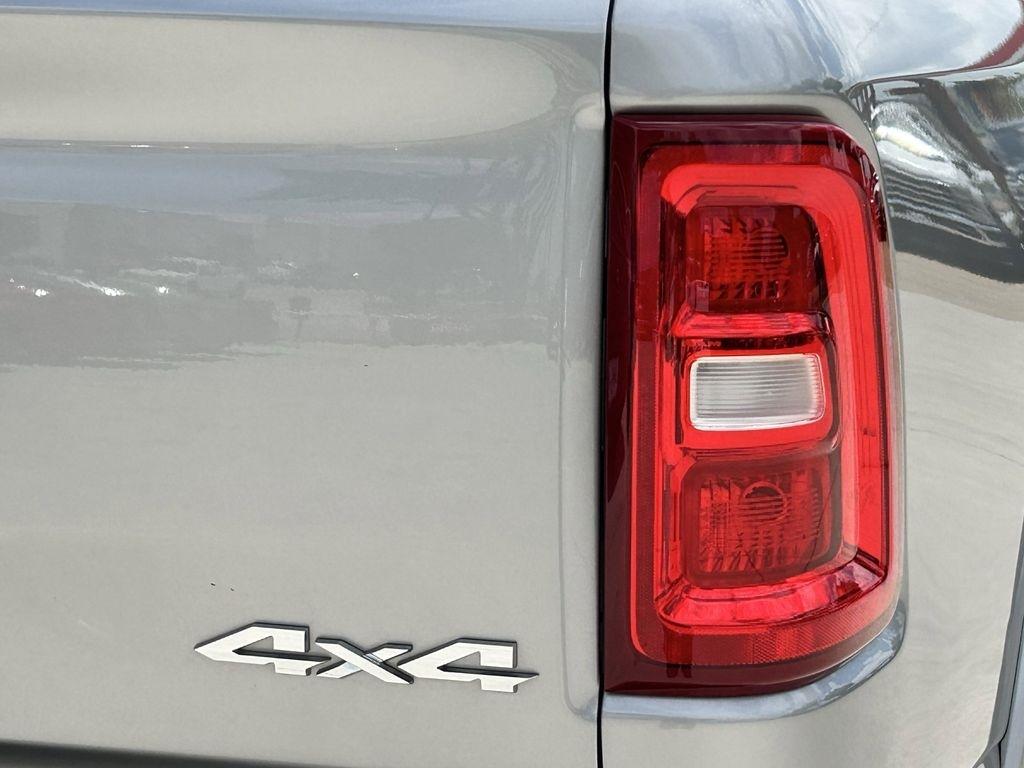 RAM 1500 Big Horn Crew Cab SWB 4WD 2025