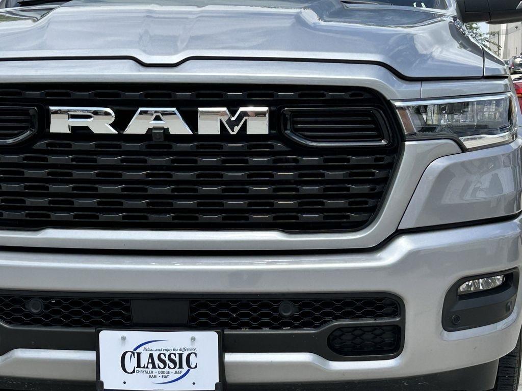 RAM 1500 Big Horn Crew Cab SWB 4WD 2025
