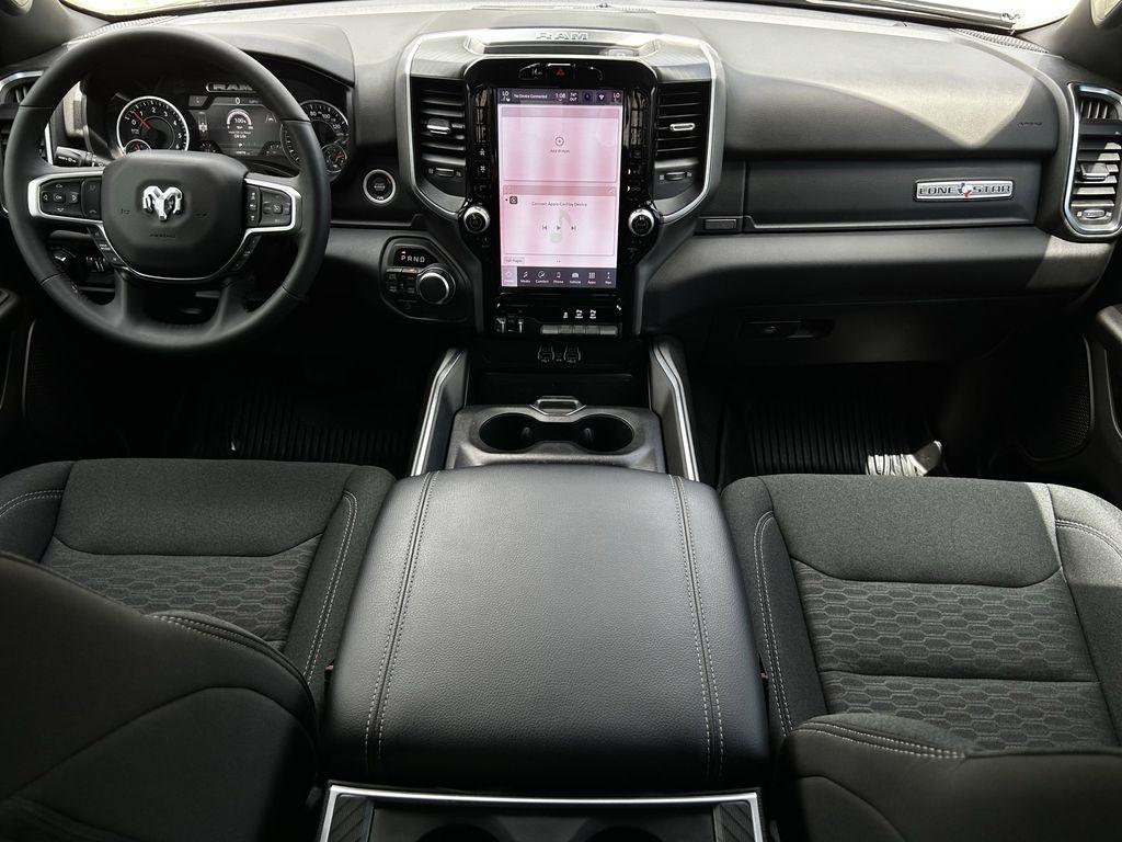 RAM 1500 Big Horn Crew Cab SWB 4WD 2025