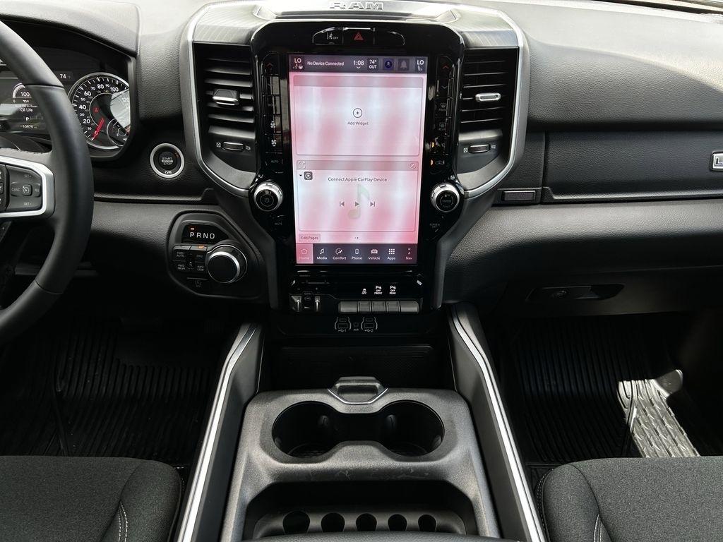 RAM 1500 Big Horn Crew Cab SWB 4WD 2025