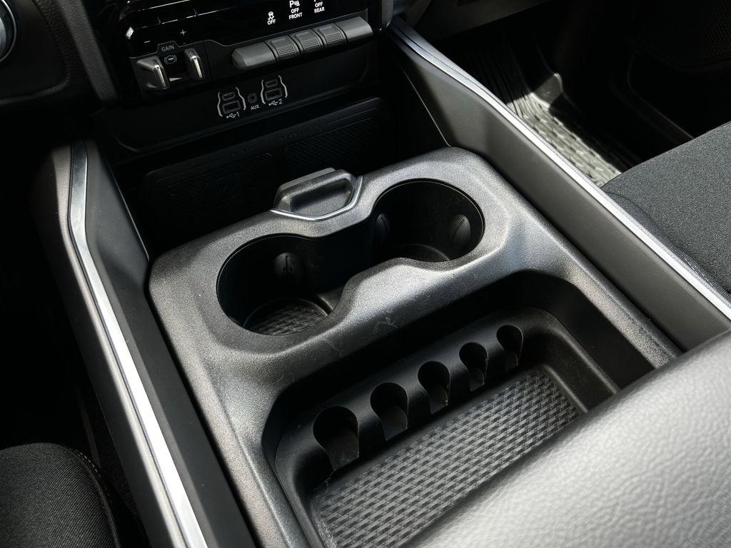 RAM 1500 Big Horn Crew Cab SWB 4WD 2025