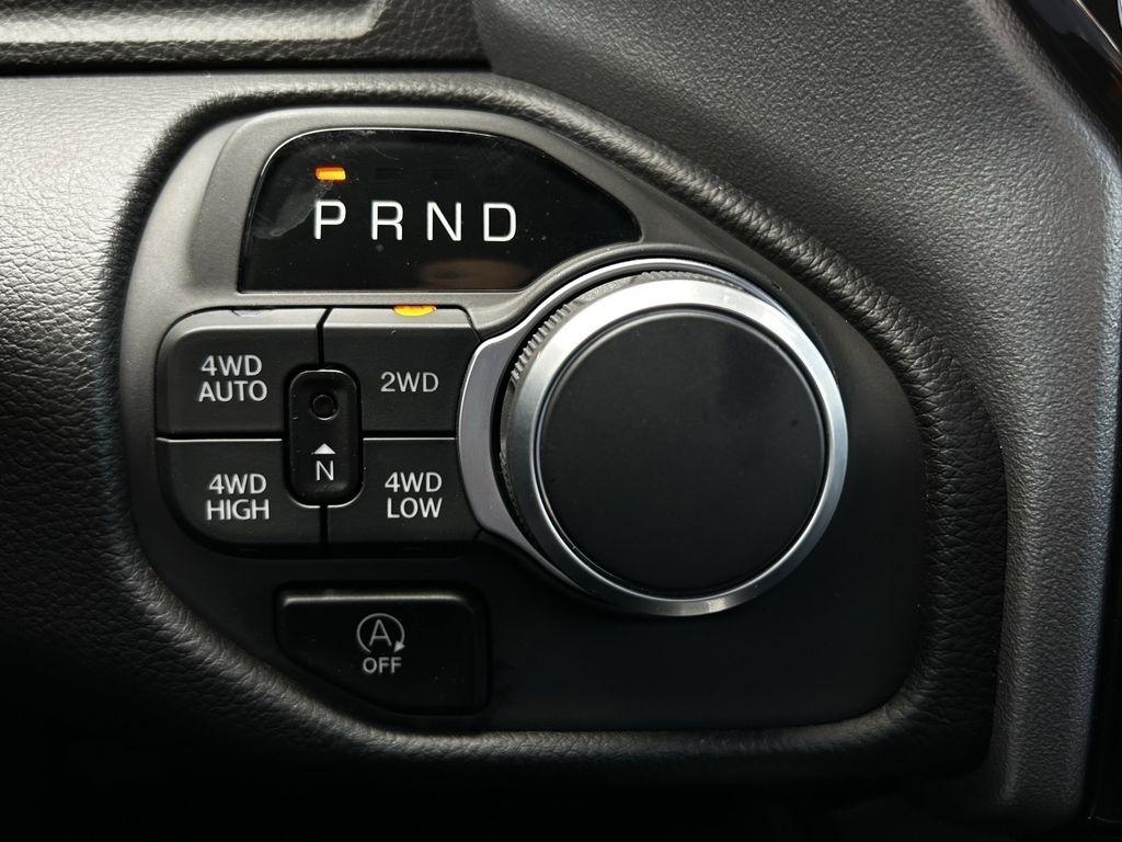 RAM 1500 Big Horn Crew Cab SWB 4WD 2025