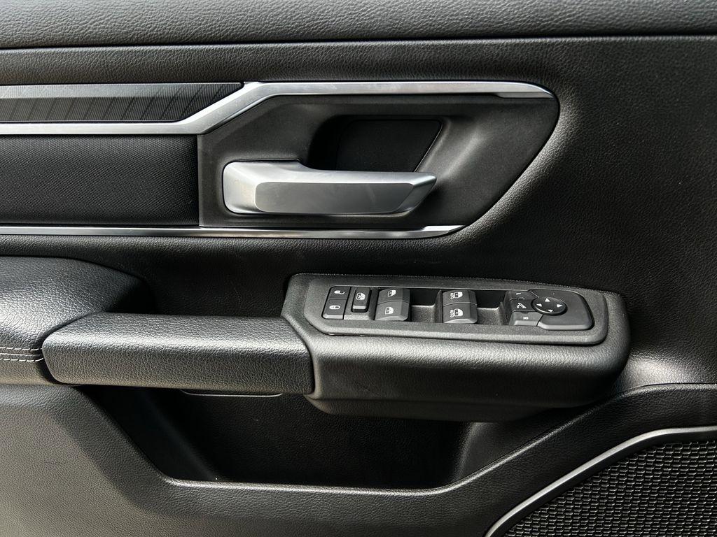 RAM 1500 Big Horn Crew Cab SWB 4WD 2025