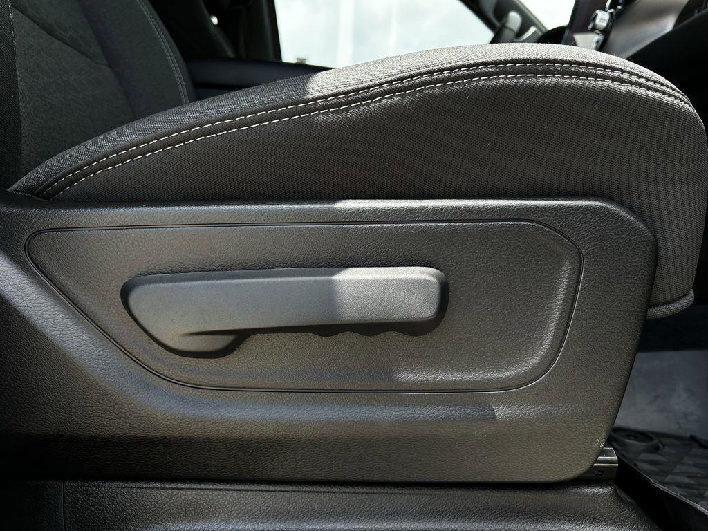 RAM 1500 Big Horn Crew Cab SWB 4WD 2025