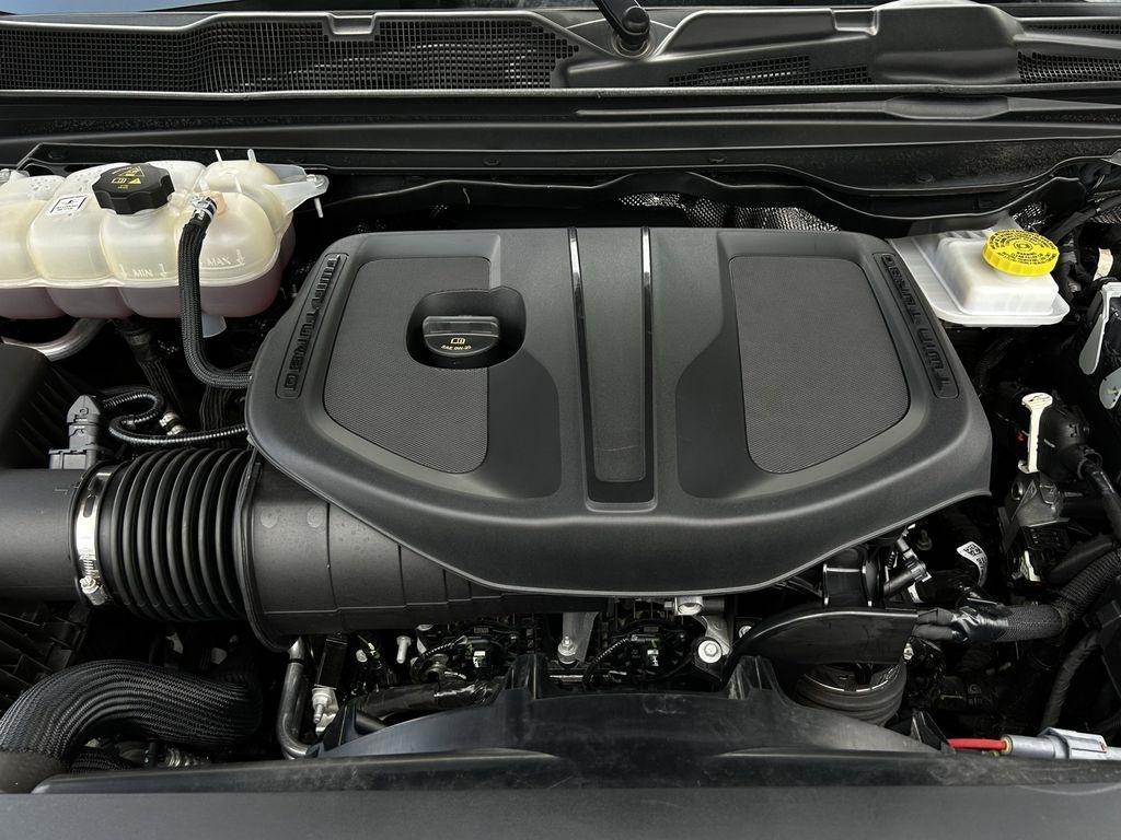 RAM 1500 Big Horn Crew Cab SWB 4WD 2025