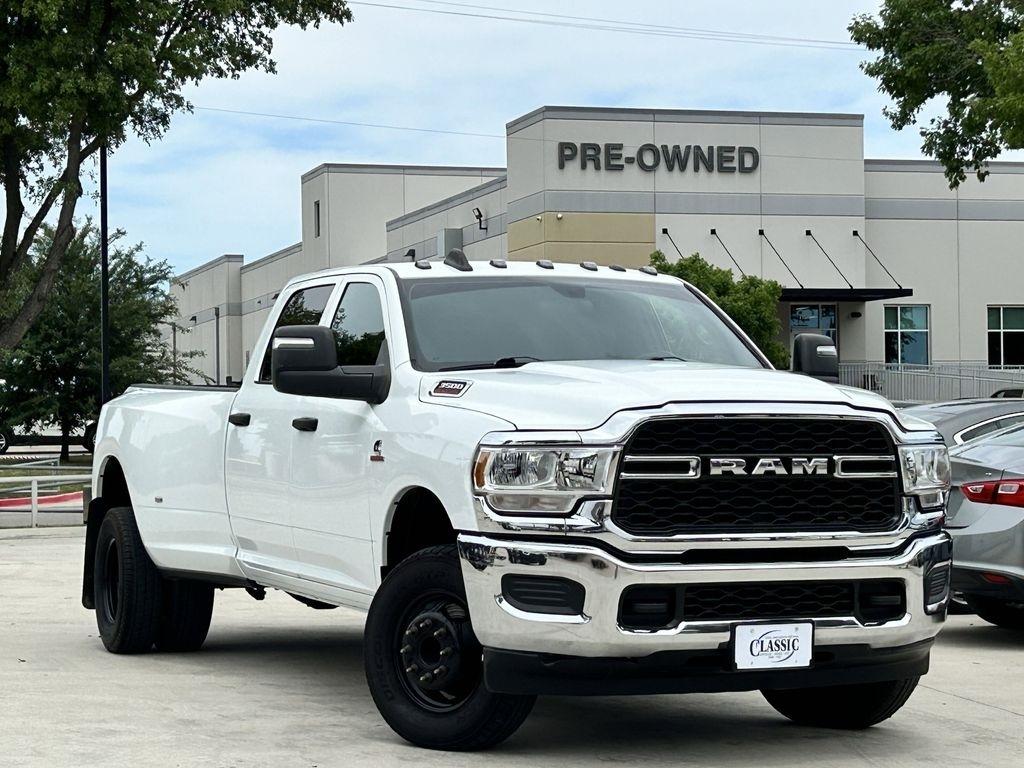 RAM 3500 Tradesman Crew Cab 4WD DRW 2024