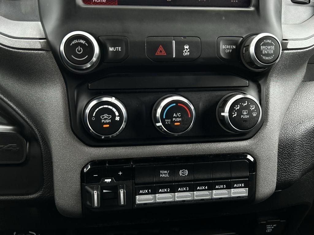 RAM 3500 Tradesman Crew Cab 4WD DRW 2024