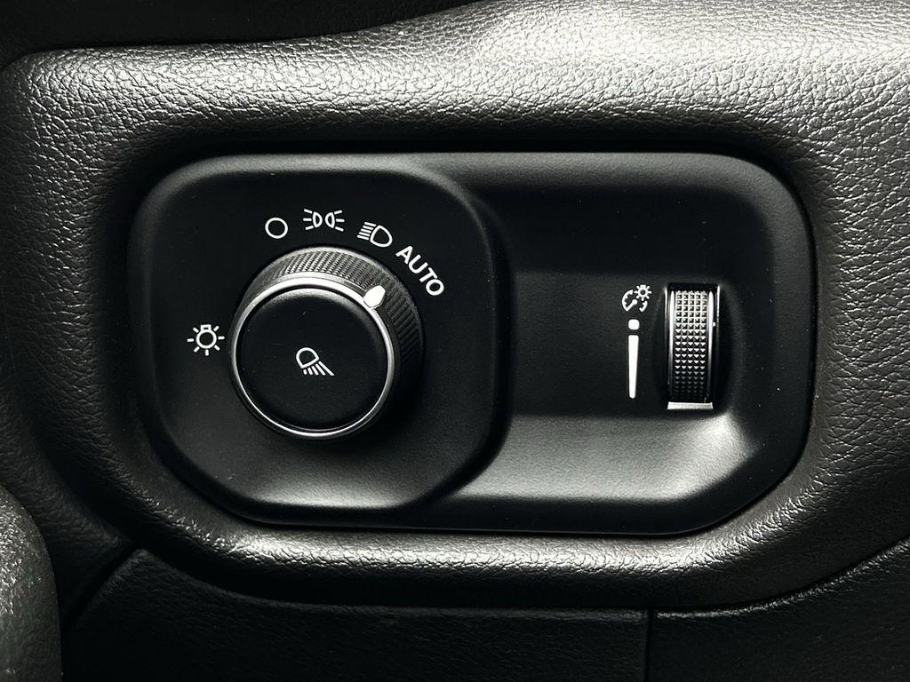 RAM 3500 Tradesman Crew Cab 4WD DRW 2024