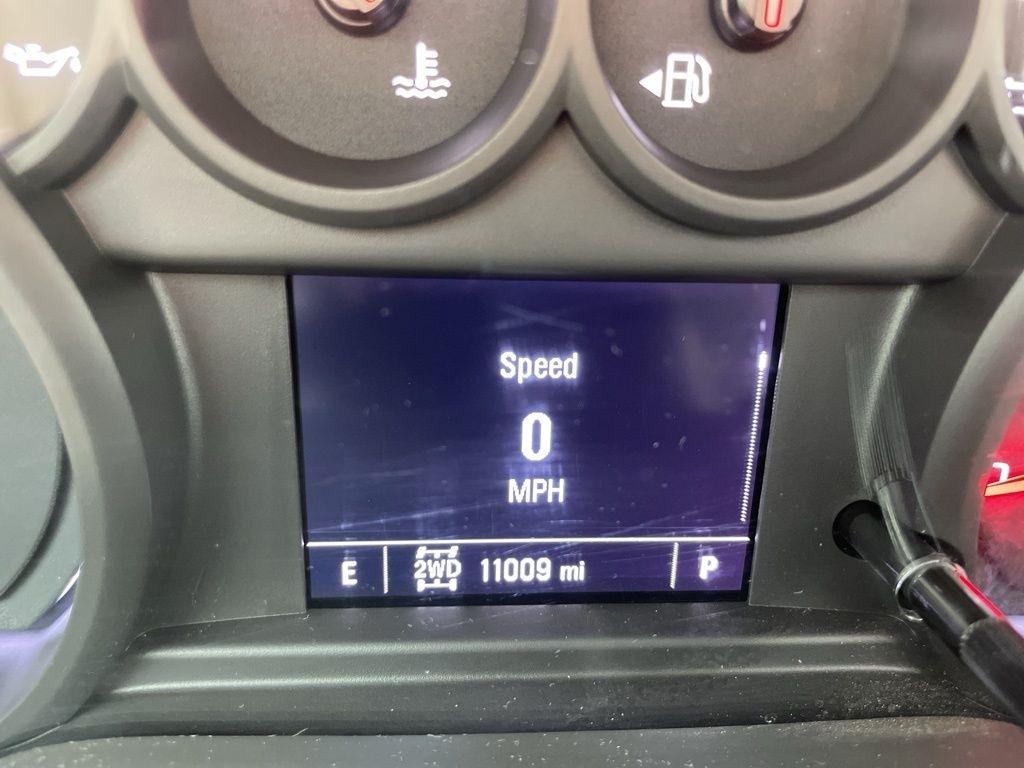 Chevrolet Silverado 1500 Custom Crew Cab 4WD 2024