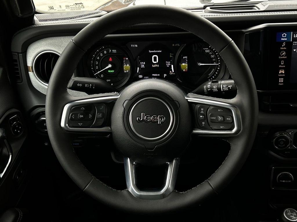 Jeep Wrangler 4xe Sahara 2025