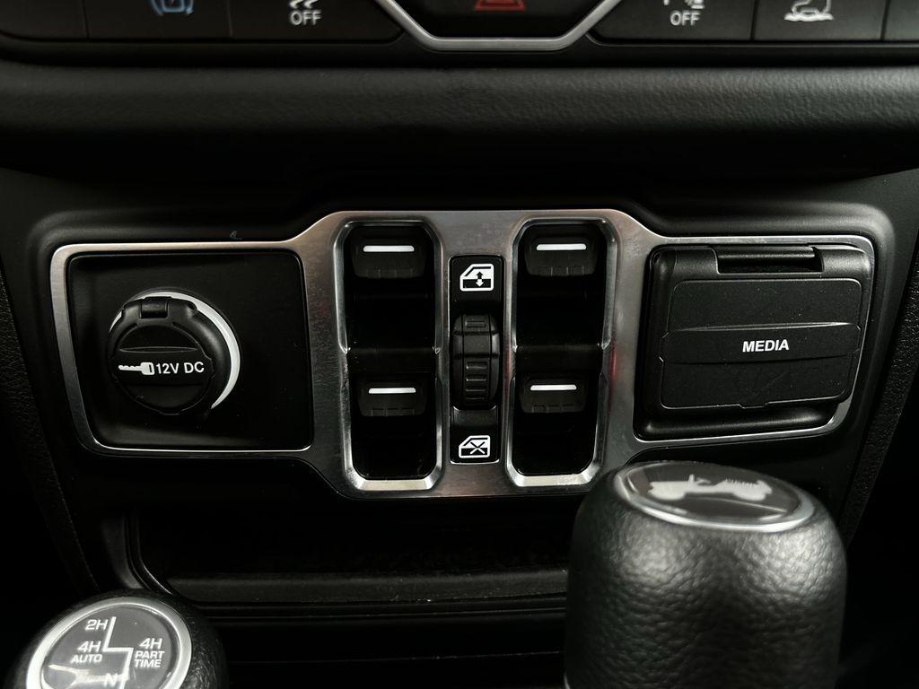 Jeep Wrangler 4xe Sahara 2025