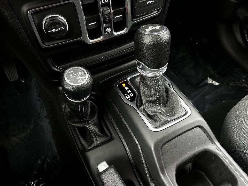 Jeep Wrangler 4xe Sahara 2025