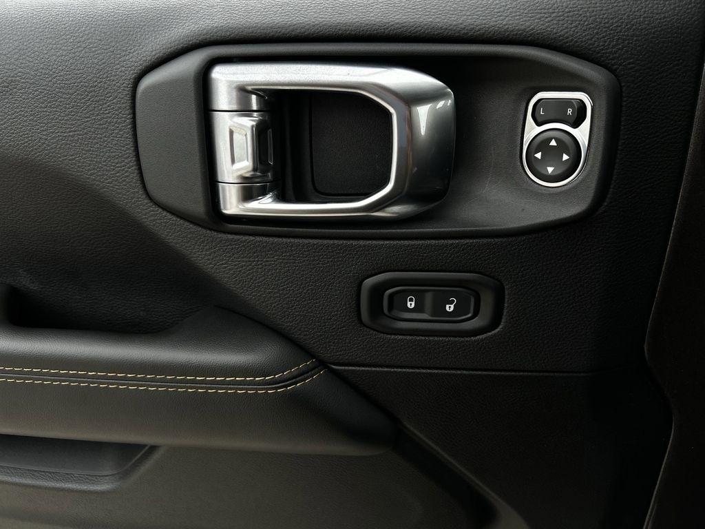 Jeep Wrangler 4xe Sahara 2025