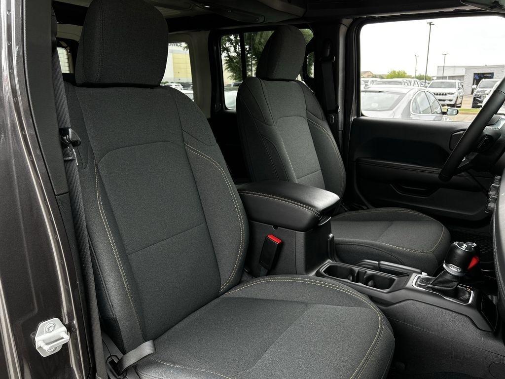 Jeep Wrangler 4xe Sahara 2025